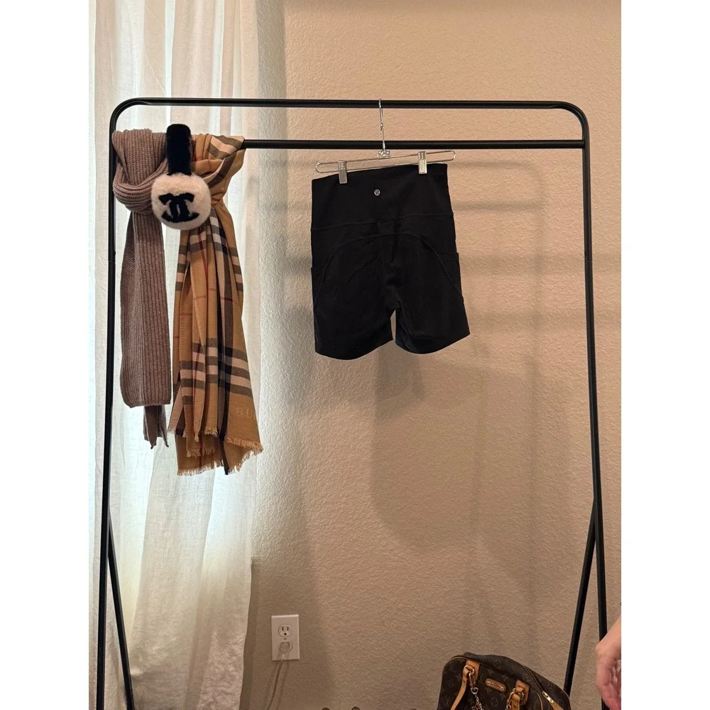 Lululemon Black High Rise Biker Shorts with Pockets Size 6 Activewear Athleisure